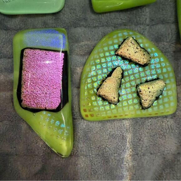 Set of 10 Dichroic Fused Glass Pieces – Lime Green Abstract Cabochons jewelry - Picture 13 of 17